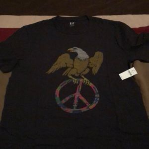 Men’s Gap T-shirt NWT. Medium
